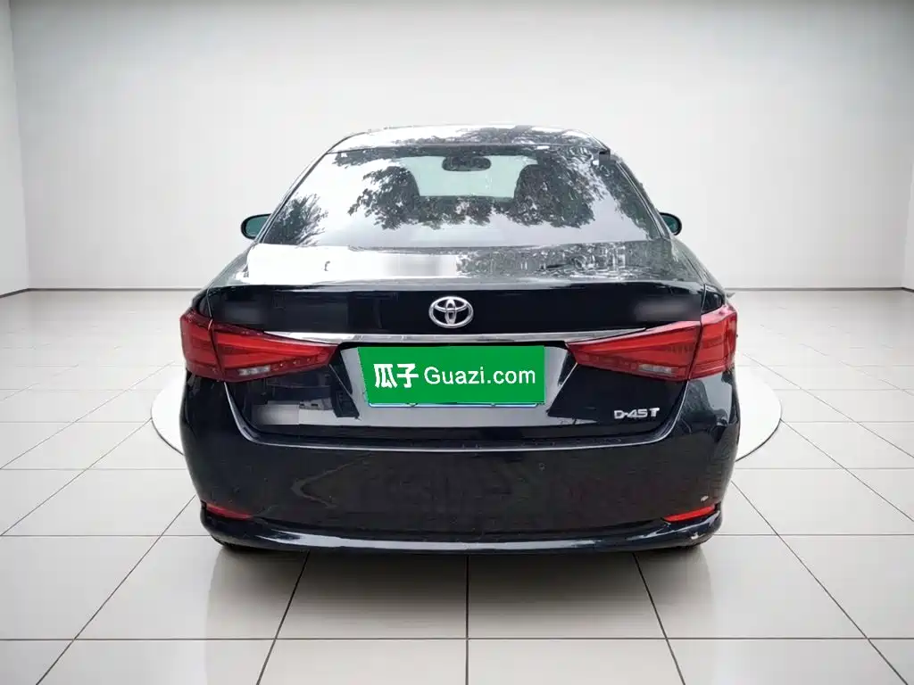 Toyota Crown 2016