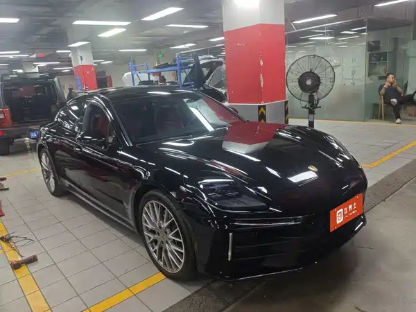 Porsche Panamera 2024
