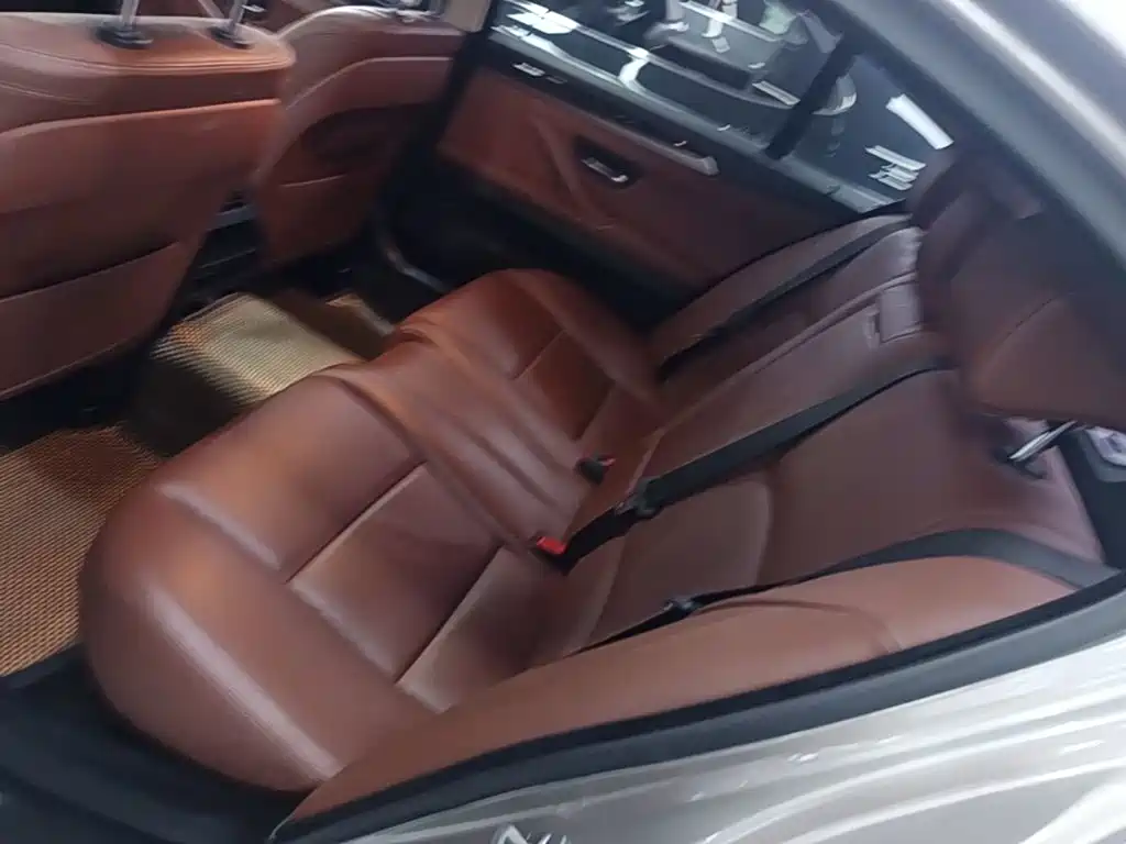 BMW 5 Series 2016 — фото 17