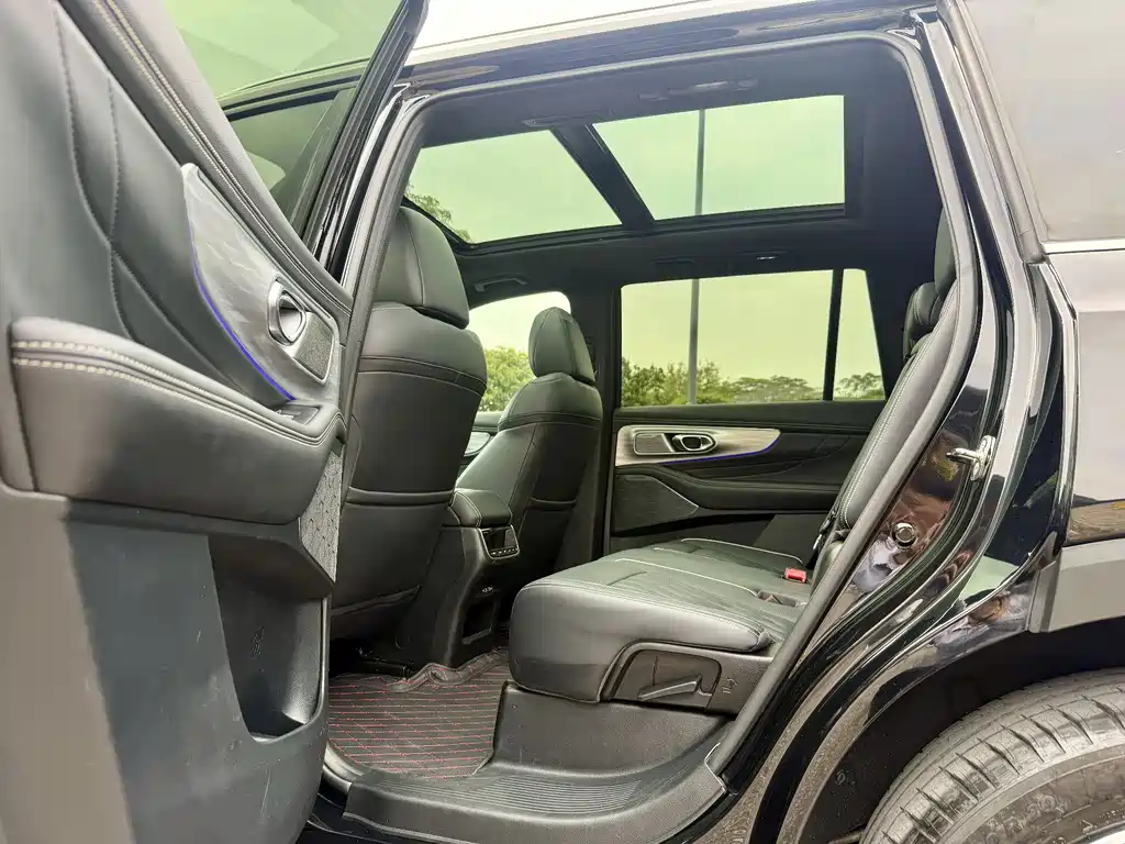 GAC Motor Trumpchi GS8 2024 — фото 13