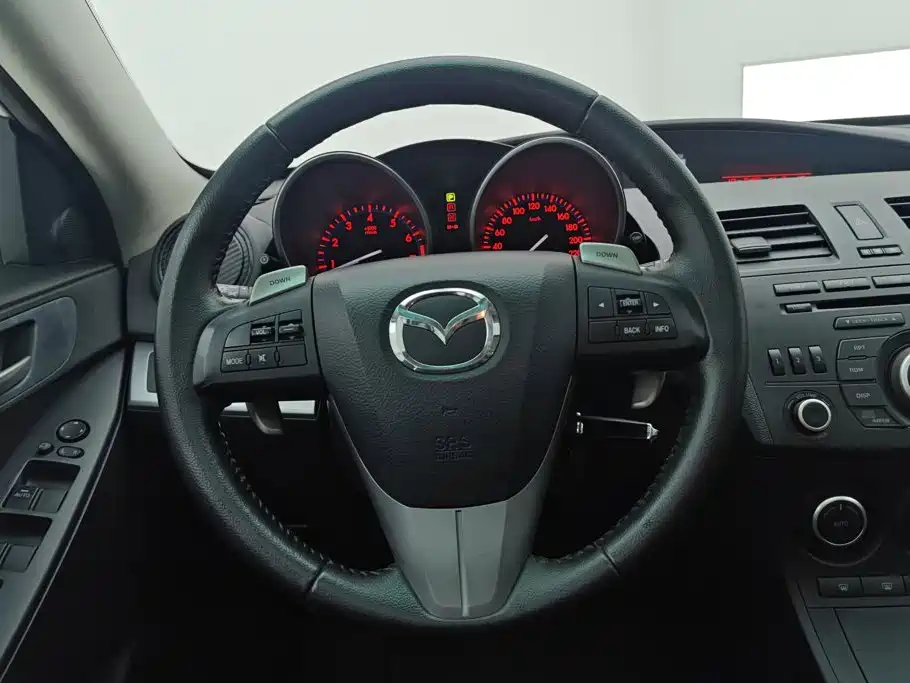 Mazda 3 Xingcheng 2014 — фото 15