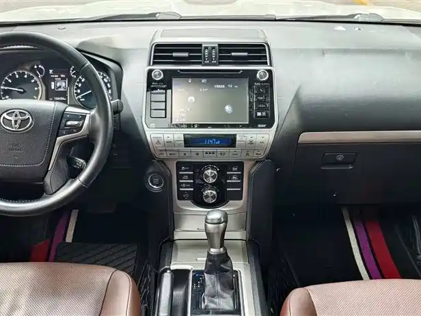 Toyota Prado 2018 — фото 7