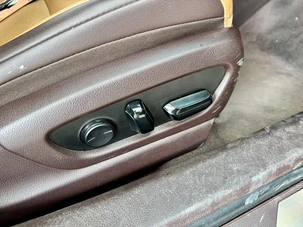 Lexus ES 2020 — фото 15
