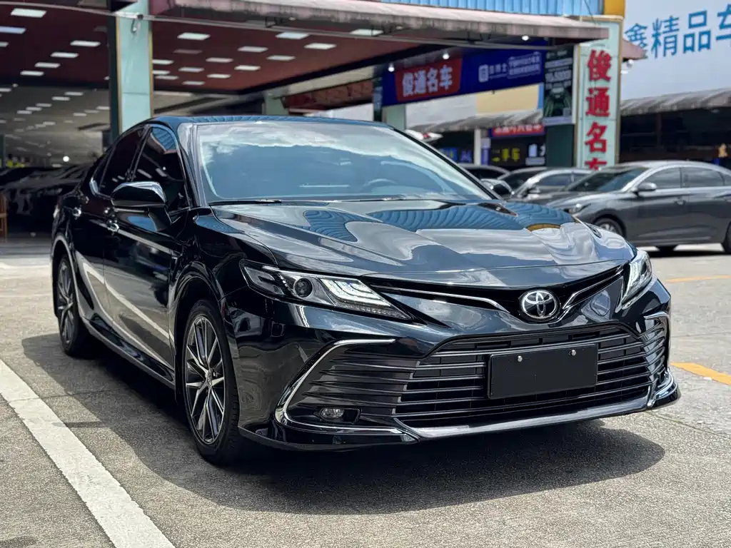Toyota Camry 2021 — фото 3
