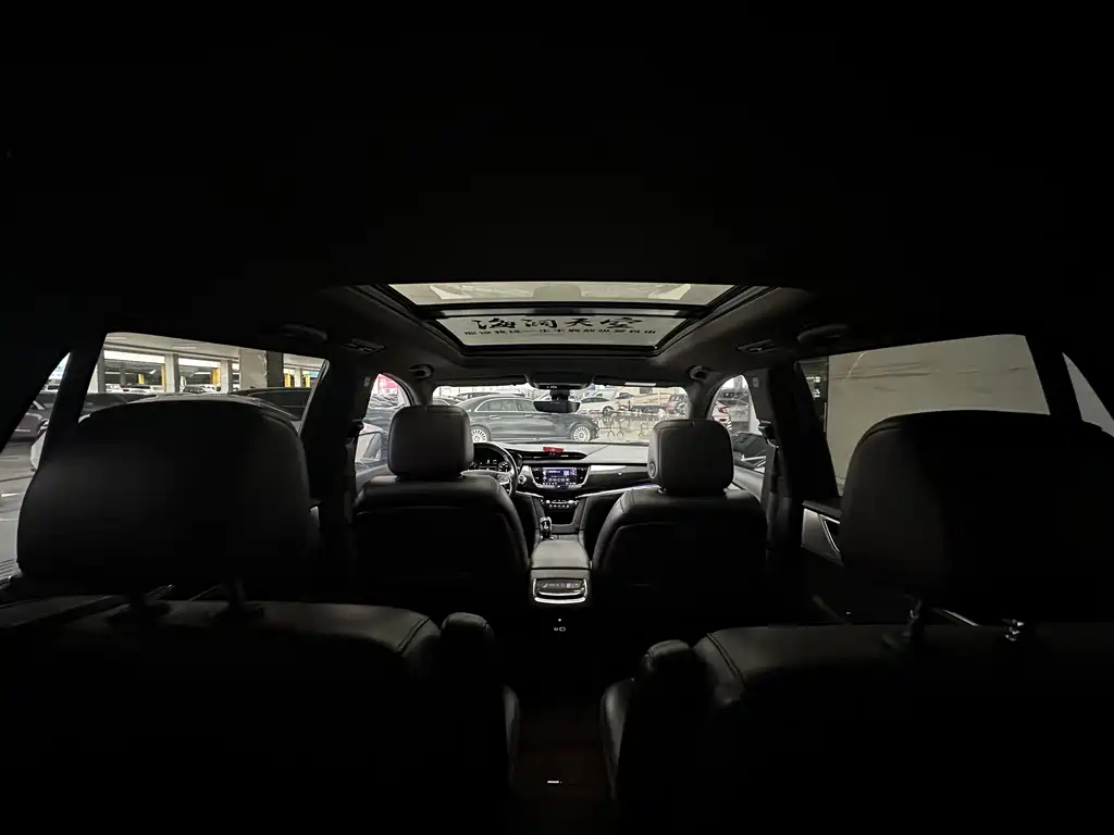 Cadillac XT6 2021 — фото 15