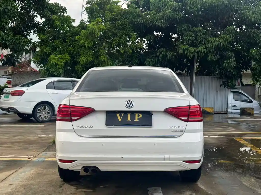 Volkswagen Lavida 2015
