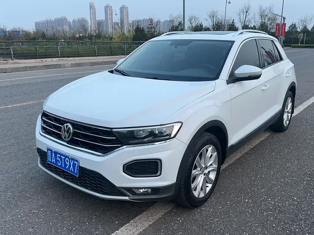 Volkswagen T-Roc 2019 — фото 1
