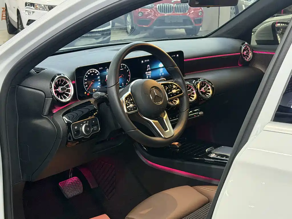 Mercedes-Benz A-Class 2020 — фото 7
