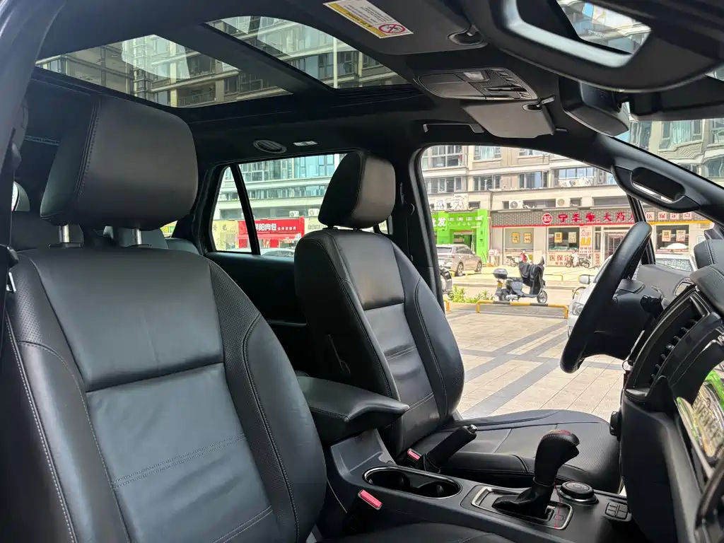 Ford Everest 2018 — фото 14
