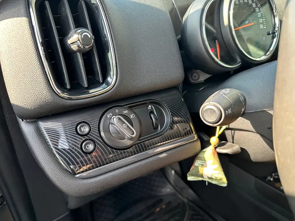 MINI Countryman 2019 — фото 10