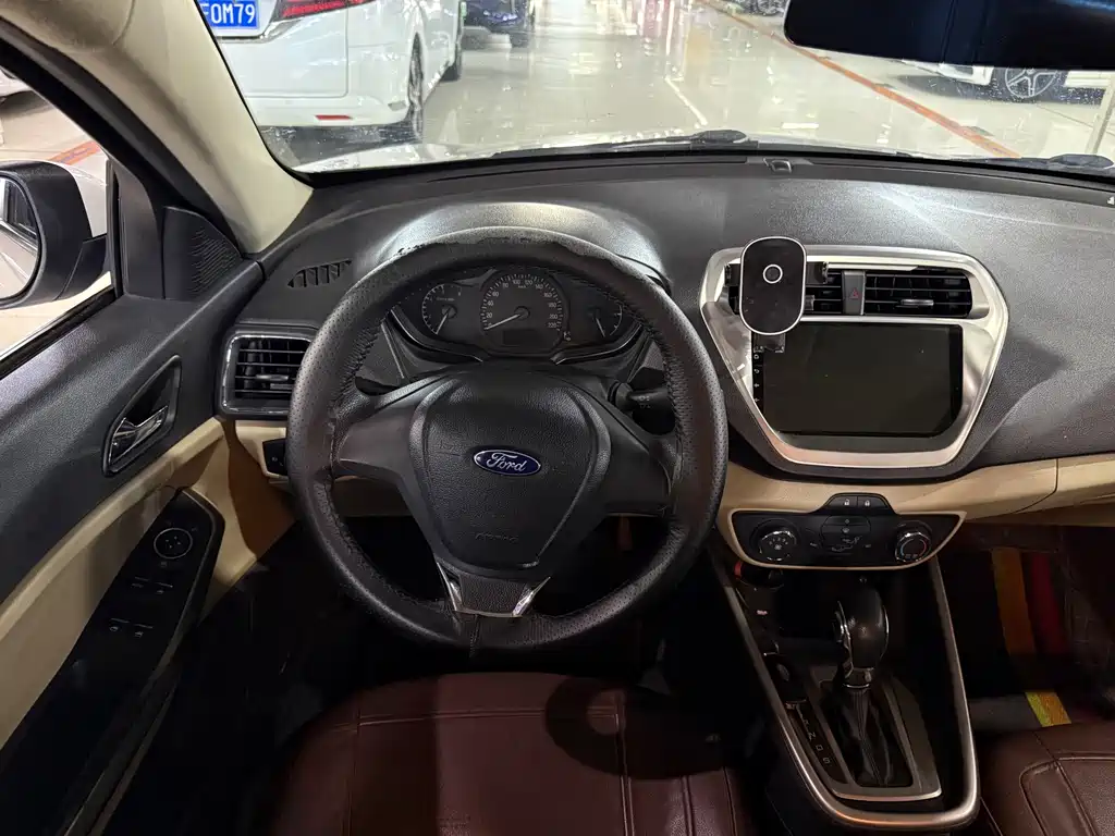 Ford Forrest 2016