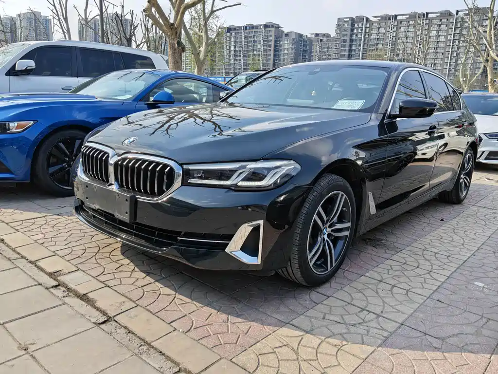 BMW 5 Series 2023 — фото 1