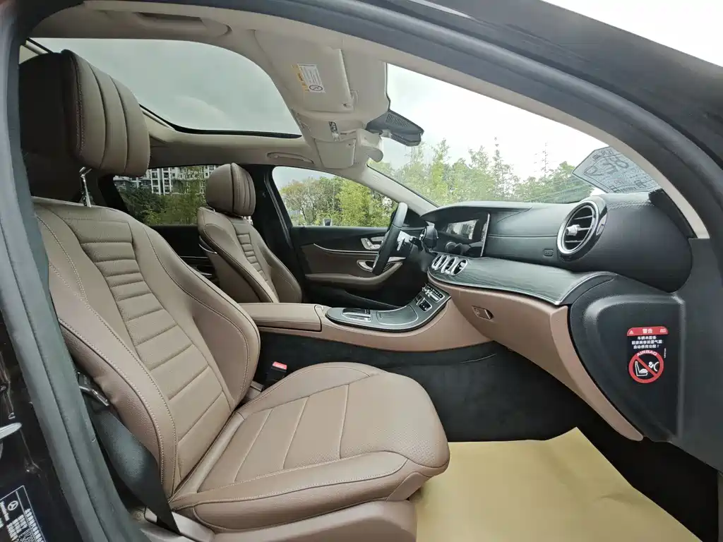 Mercedes-Benz E-Class 2020 — фото 12