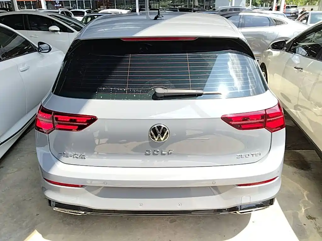 Volkswagen Golf 2024
