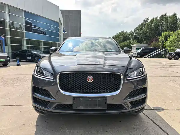 Jaguar F-PACE 2017
