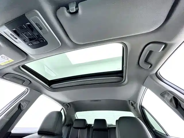 Toyota Camry 2022 — фото 14