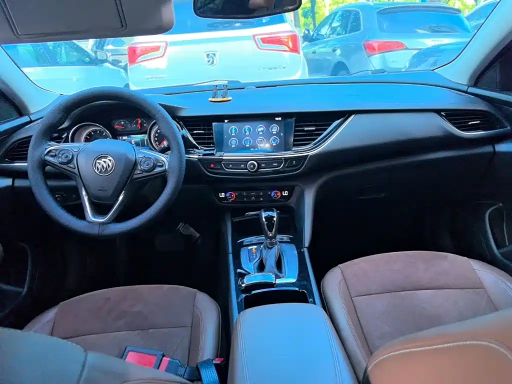 Buick Regal 2020 — фото 10