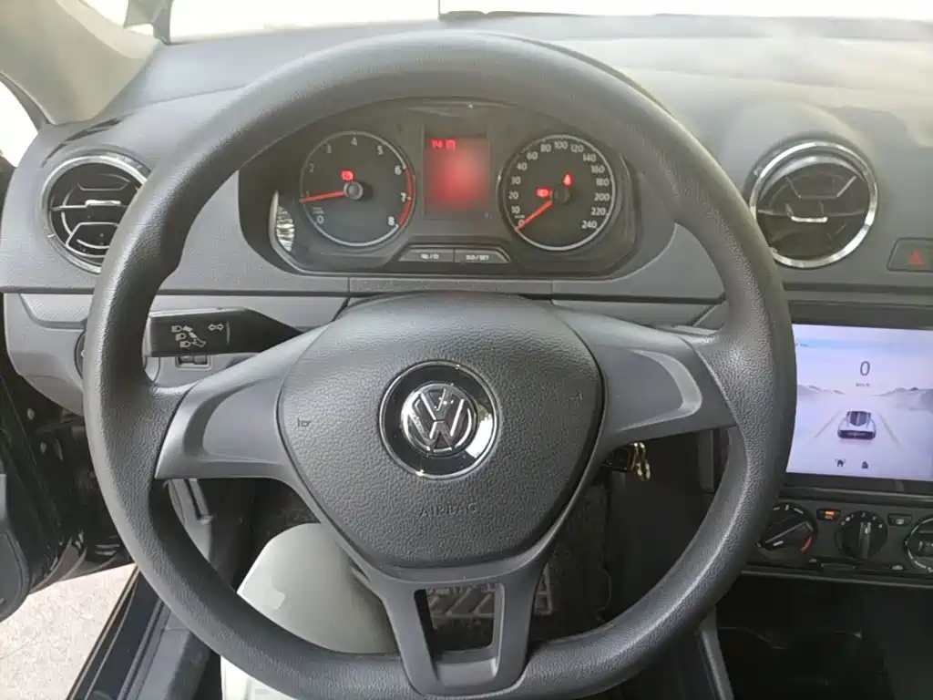Volkswagen Jetta 2017 — фото 11