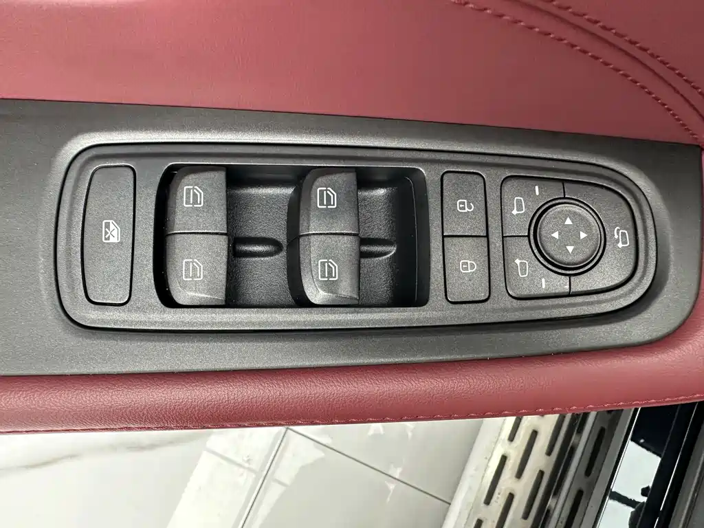 Jetour X70 PLUS 2023 — фото 12