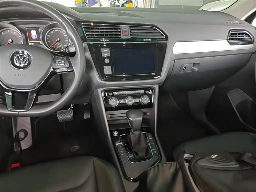 Volkswagen Tiguan L 2019 — фото 13