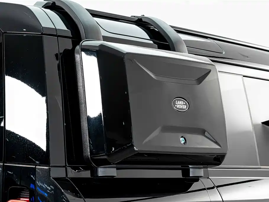 Land Rover Defender 2024 — фото 10