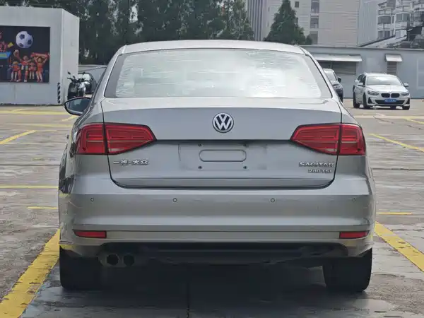 Volkswagen Sagitar 2019