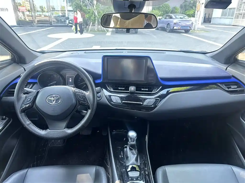 Toyota C-HR 2021 — фото 2