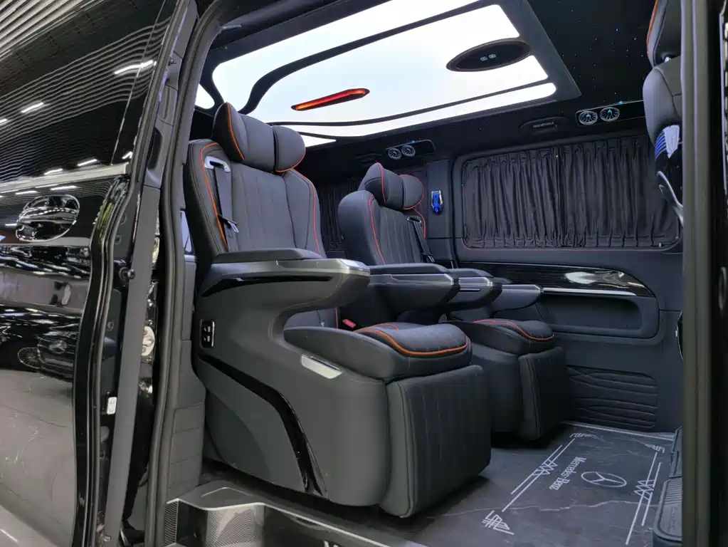 Mercedes-Benz V-Class 2020 — фото 7