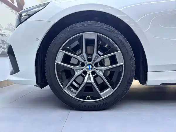 BMW 5 Series 2025