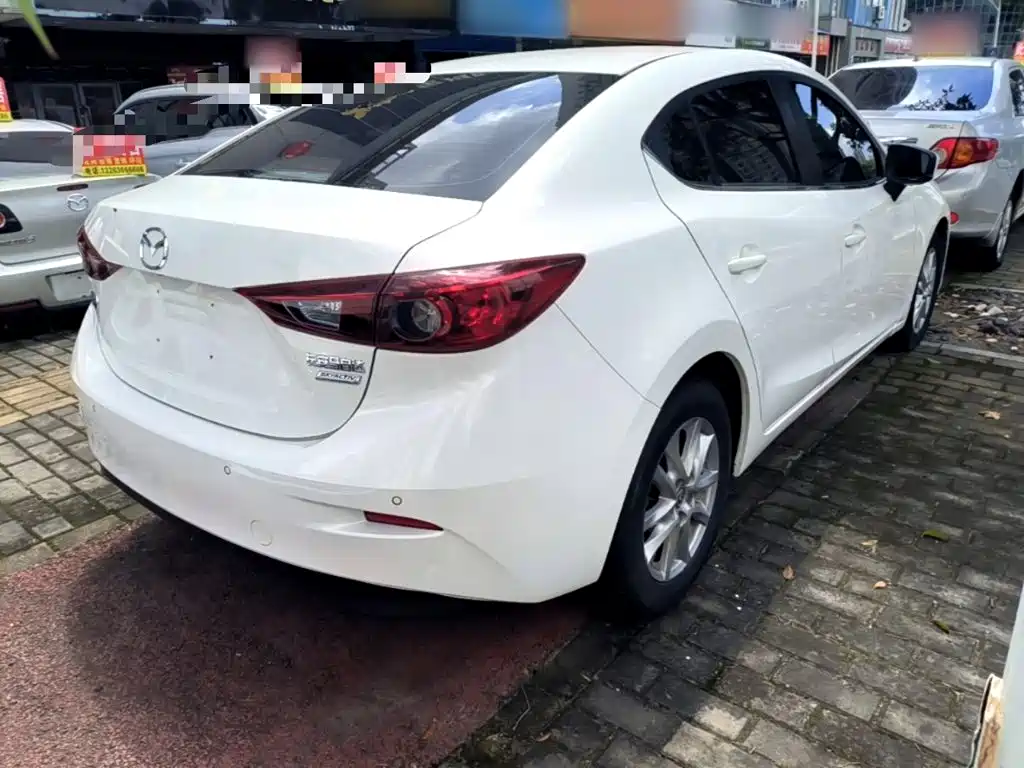 Mazda 3 Axela 2018 — фото 7