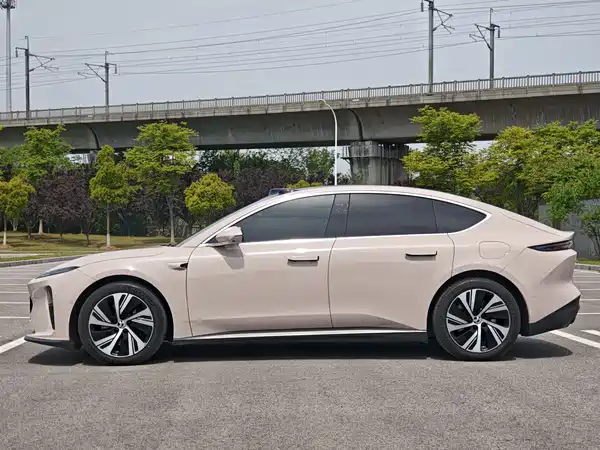 NIO ET5 2022