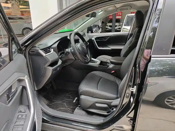Toyota RAV4 2024