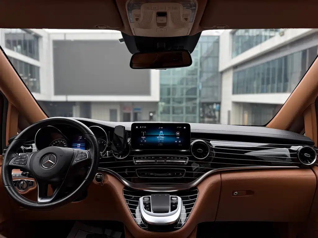 Mercedes-Benz V-Class 2023 — фото 10