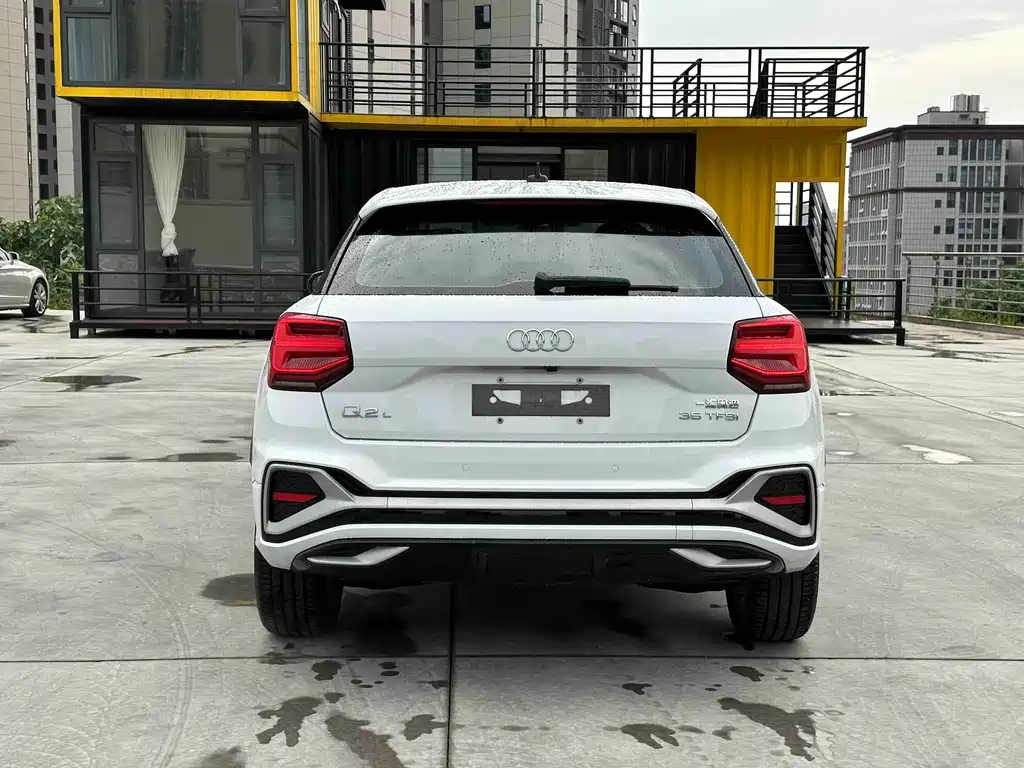 Audi Q2L 2022 — фото 5