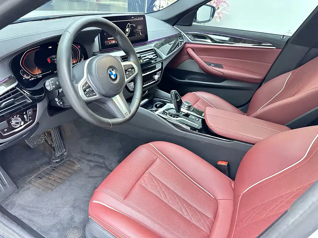 BMW 5 Series 2022 — фото 10