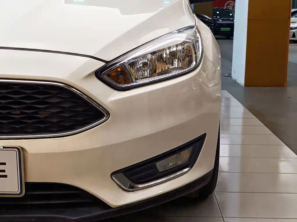 Ford Focus 2015 — фото 2