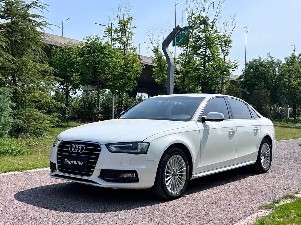 Audi A4L 2016