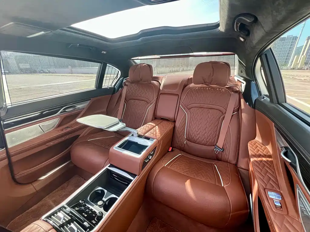 BMW 7 Series 2022 — фото 12