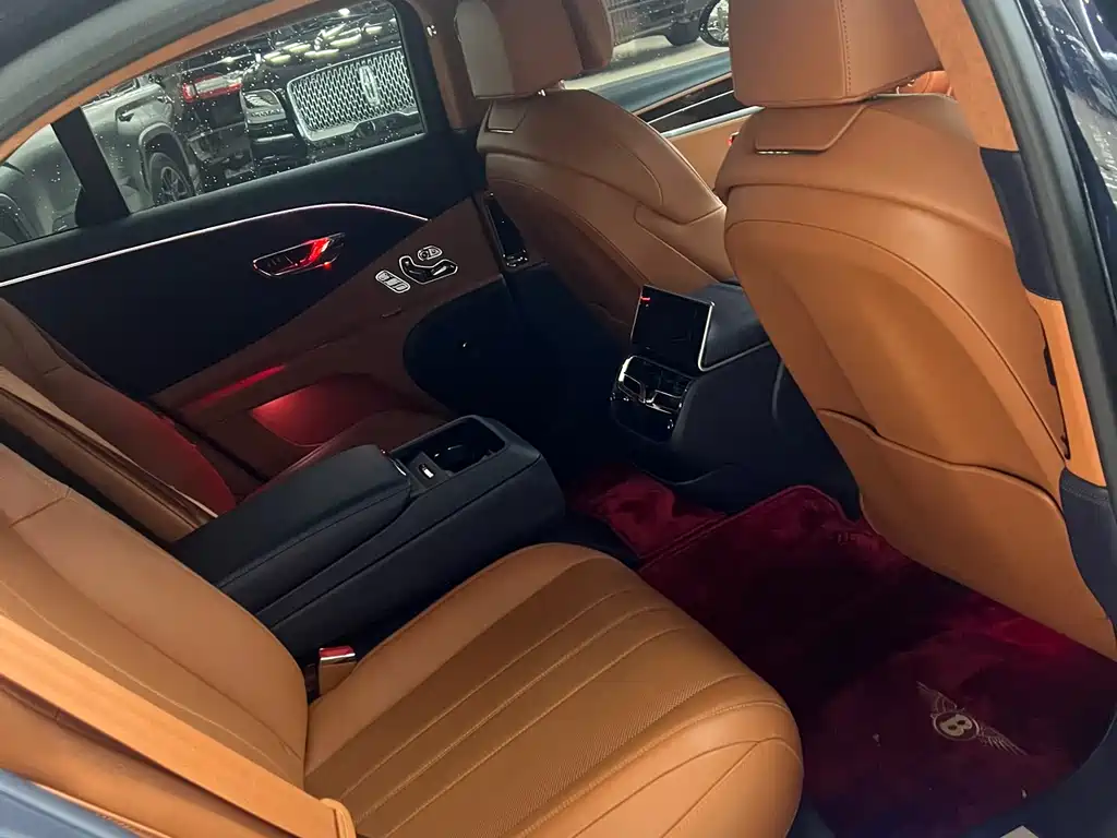 Bentley Flying Spur 2021 — фото 10