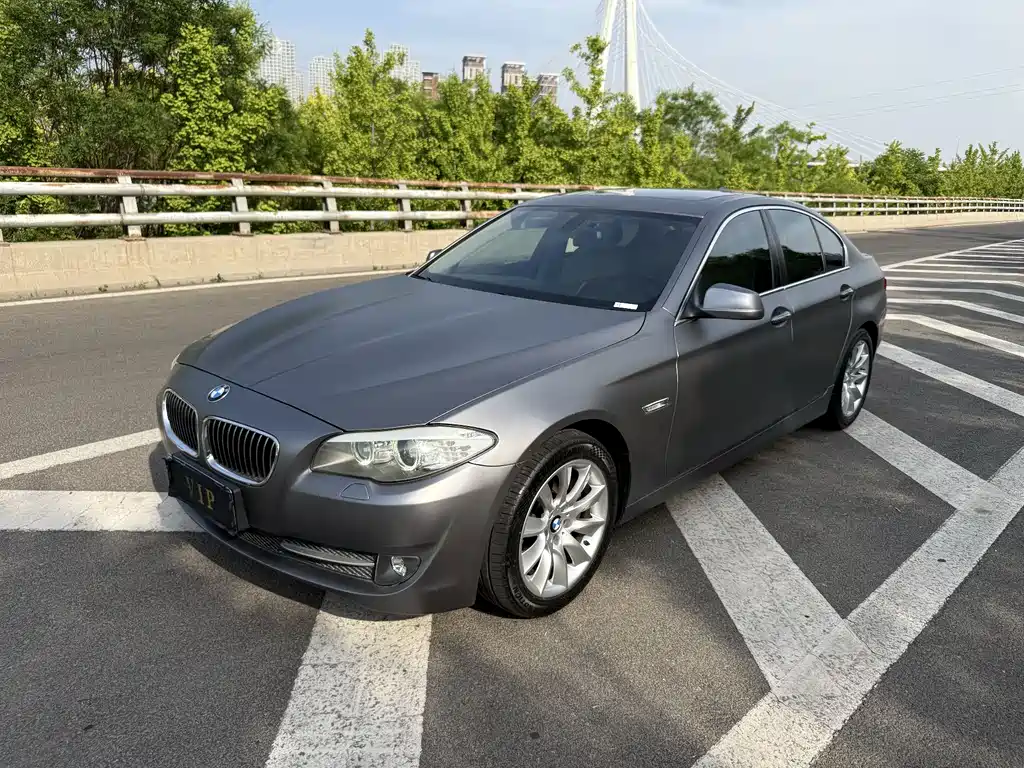 BMW 5 Series 2012 — фото 1