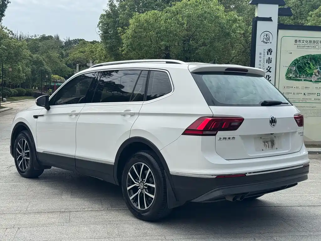Volkswagen Tiguan L 2017 — фото 10