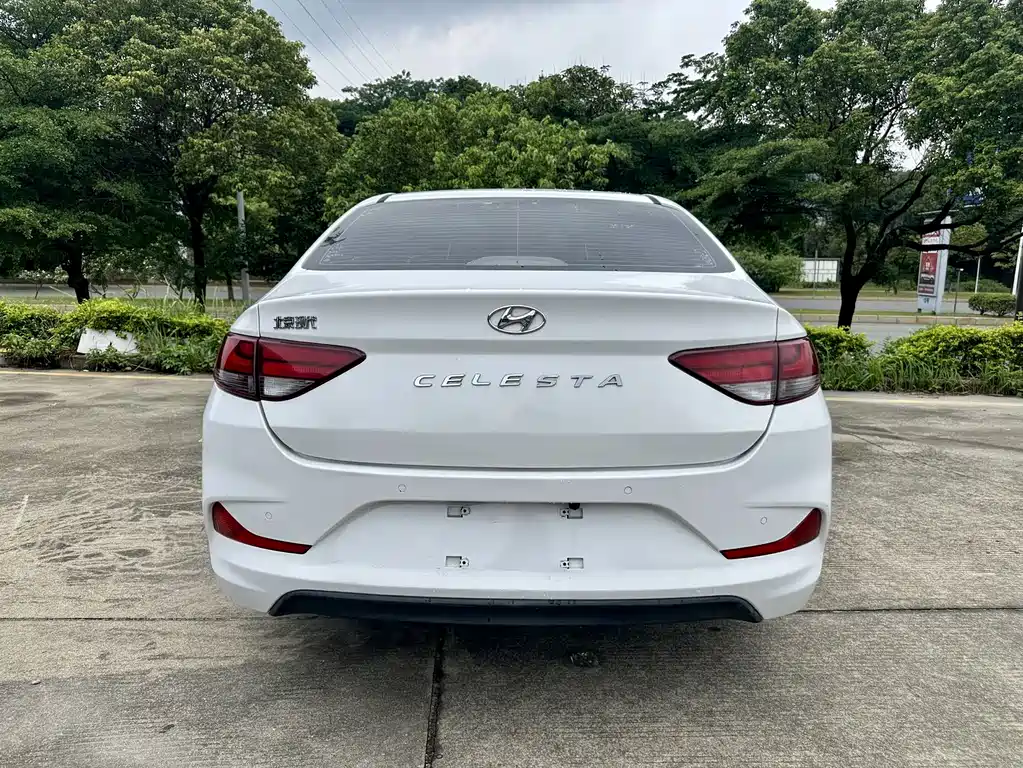 Hyundai Elantra 2019 — фото 9