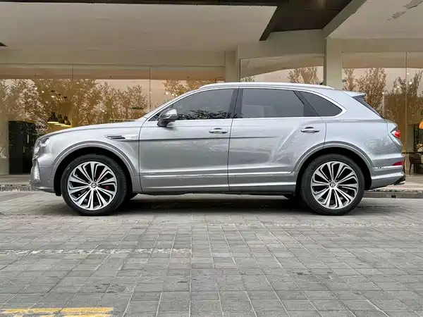 Bentley Bentayga 2022