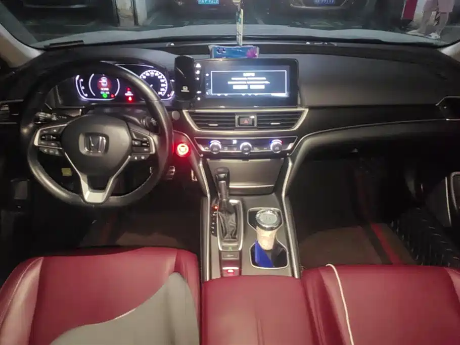 Honda Accord 2022 — фото 12