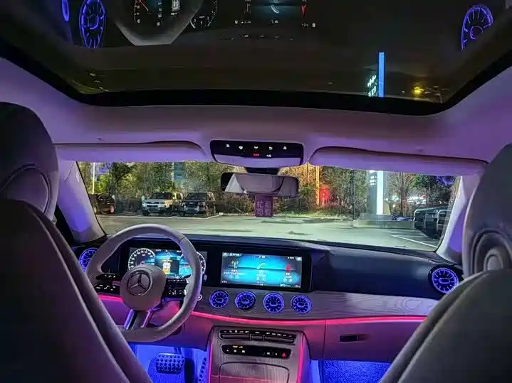 Mercedes-Benz E-Class 2023 — фото 25