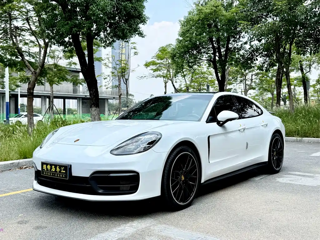 Porsche Panamera 2023 — фото 1
