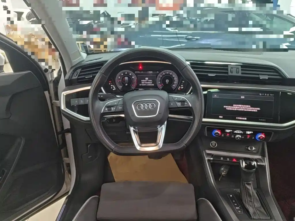 Audi Q3 2022 — фото 11