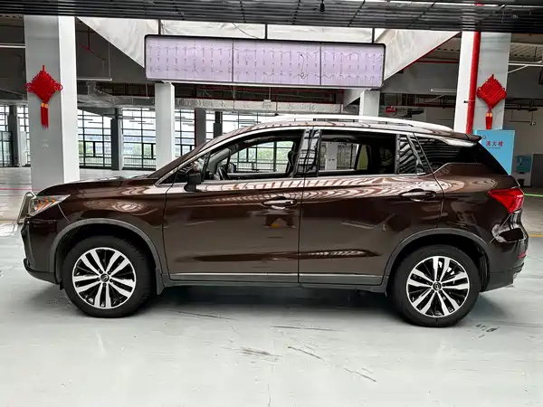 GAC Trumpchi GS4 2015