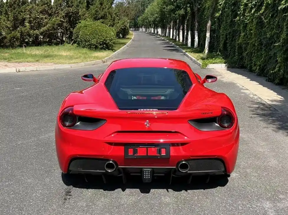 Ferrari 488 2017 — фото 3