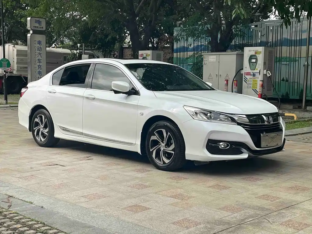 Honda Accord 2016 — фото 3